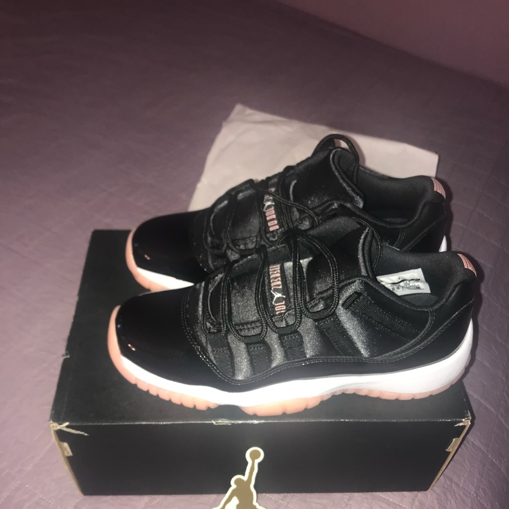 Brand New • Jordan 11 Black size 6y